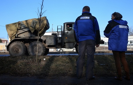 Moscow urges Kiev, militias to allow OSCE access to withdrawn weapons sites